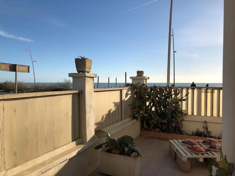 Domus Anna Apartment Lido di Ostia Bagian luar foto